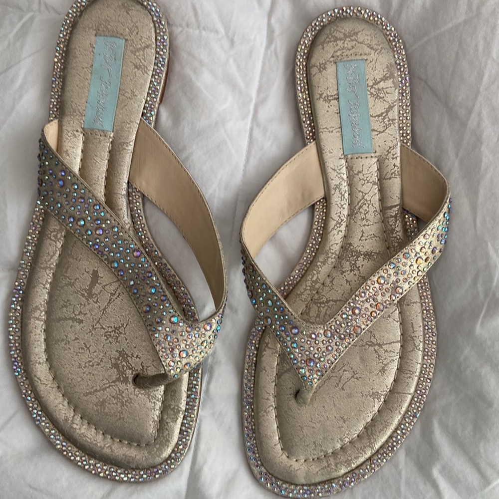 Sandals - Picture 3 of 4